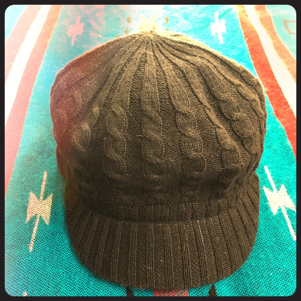 Simple all black Rasta cap